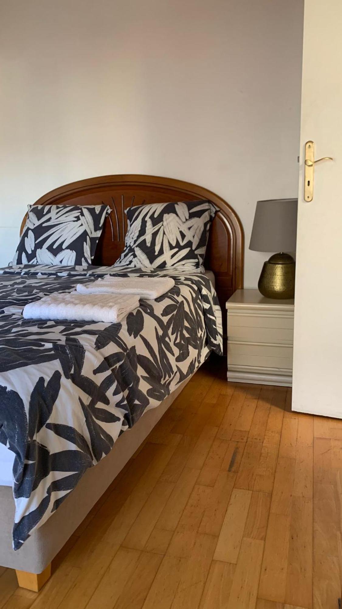 Appartement PAVILLON SUR COUR 2 ÉTAGE avec ESCALIER COLIMAÇON 5 MN PARIS à Cachan Extérieur photo