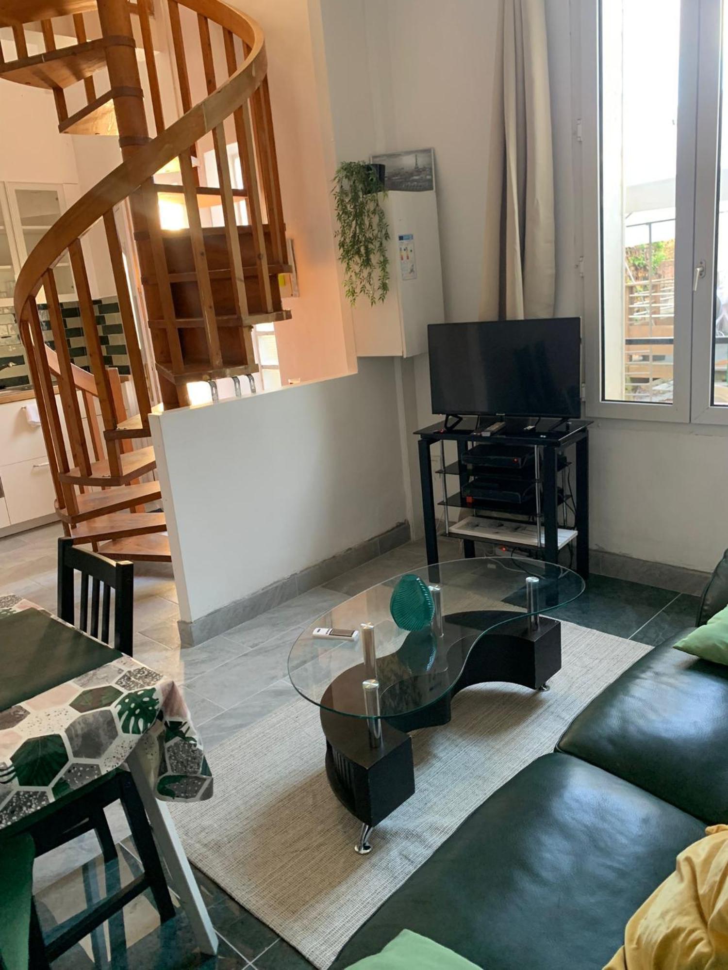 Appartement PAVILLON SUR COUR 2 ÉTAGE avec ESCALIER COLIMAÇON 5 MN PARIS à Cachan Extérieur photo