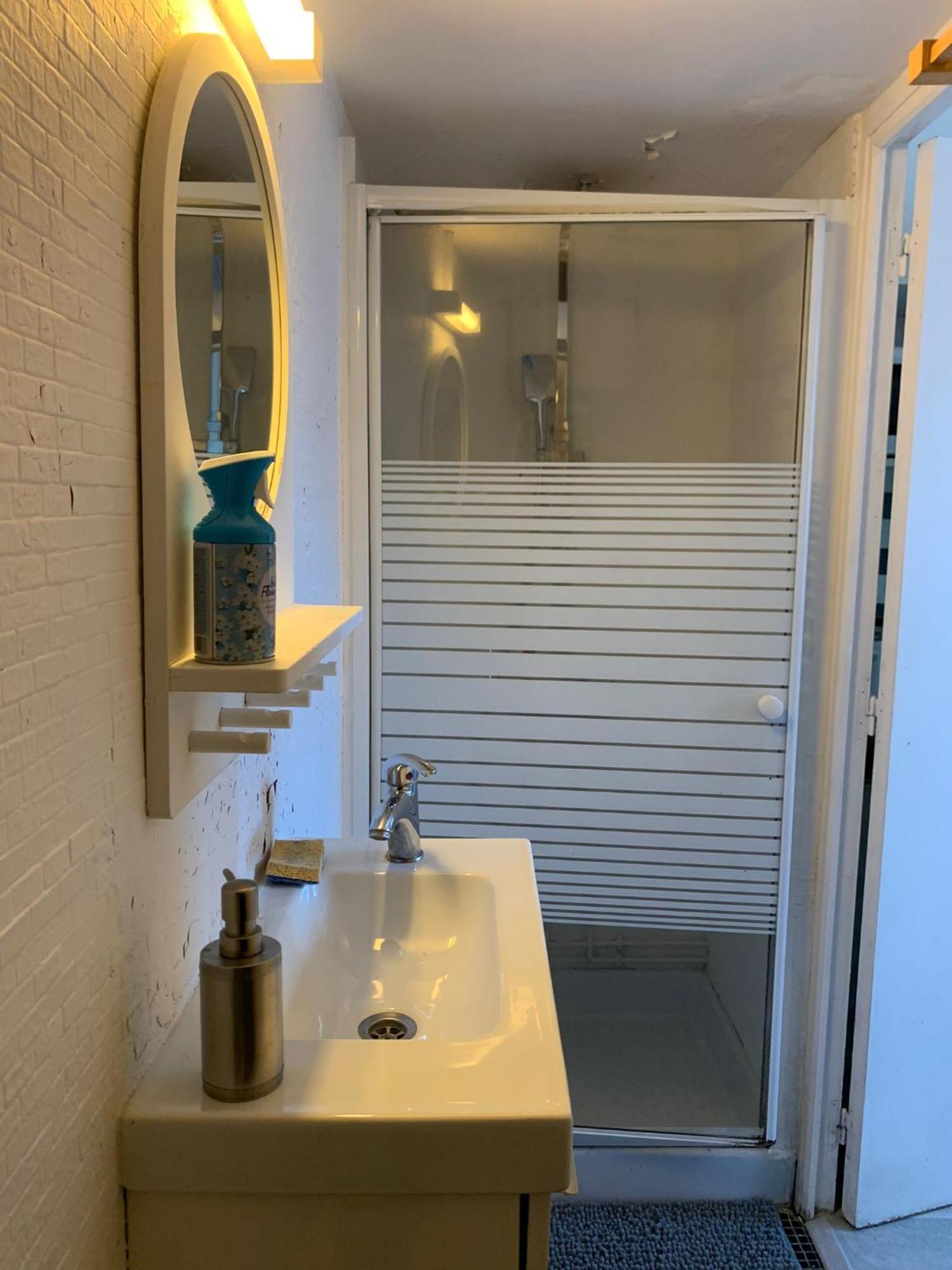 Appartement PAVILLON SUR COUR 2 ÉTAGE avec ESCALIER COLIMAÇON 5 MN PARIS à Cachan Extérieur photo