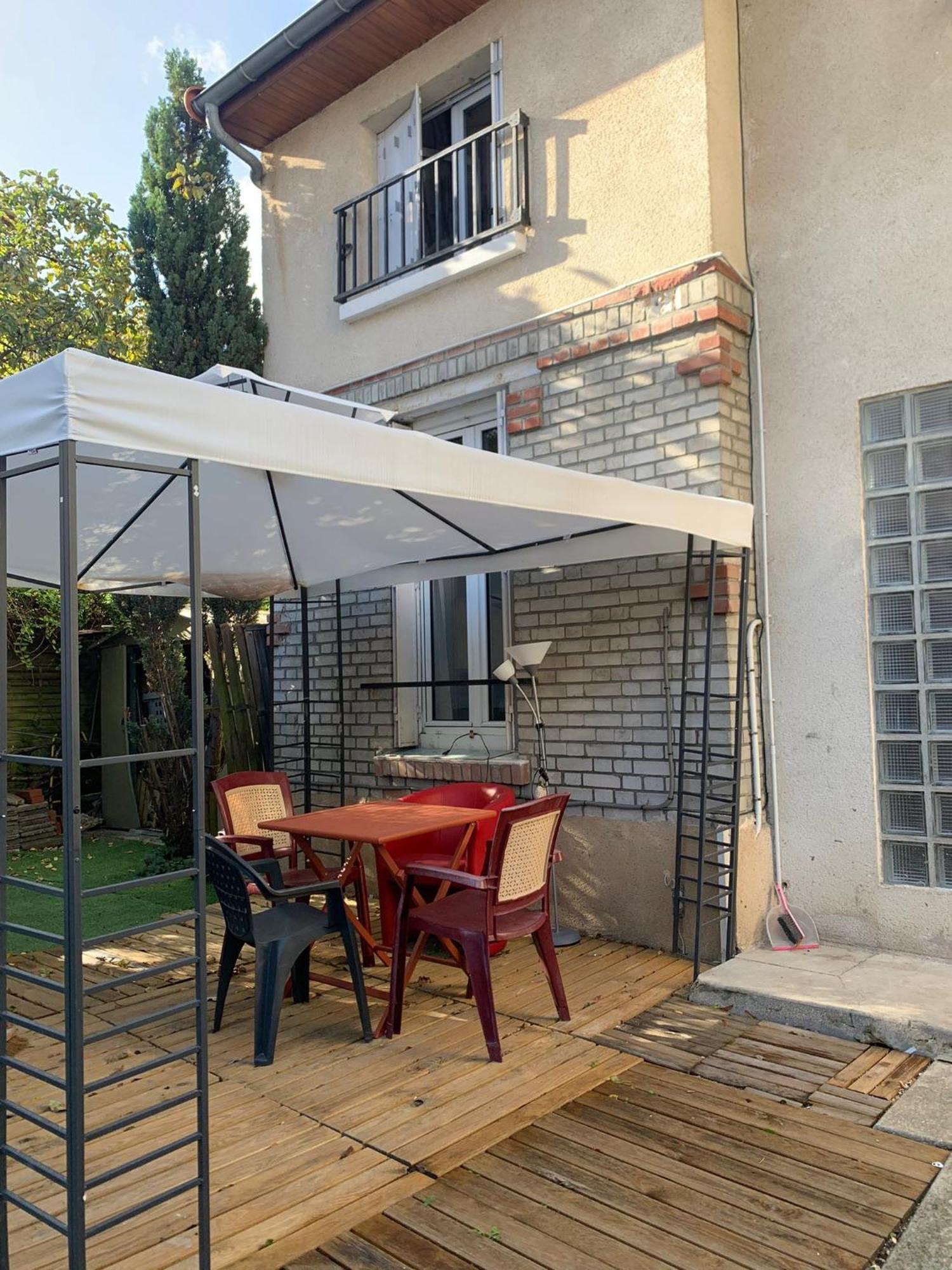 Appartement PAVILLON SUR COUR 2 ÉTAGE avec ESCALIER COLIMAÇON 5 MN PARIS à Cachan Extérieur photo